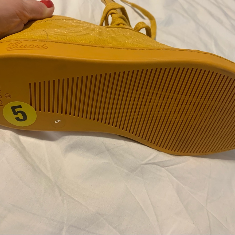 Gucci sneakers, unisex men size 5, women size 9 - Picture 3 of 4